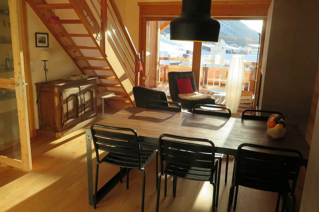 Apartment Les Chalets Du Chaberton, Pied De Pistes Et Spa Montgenevre France
