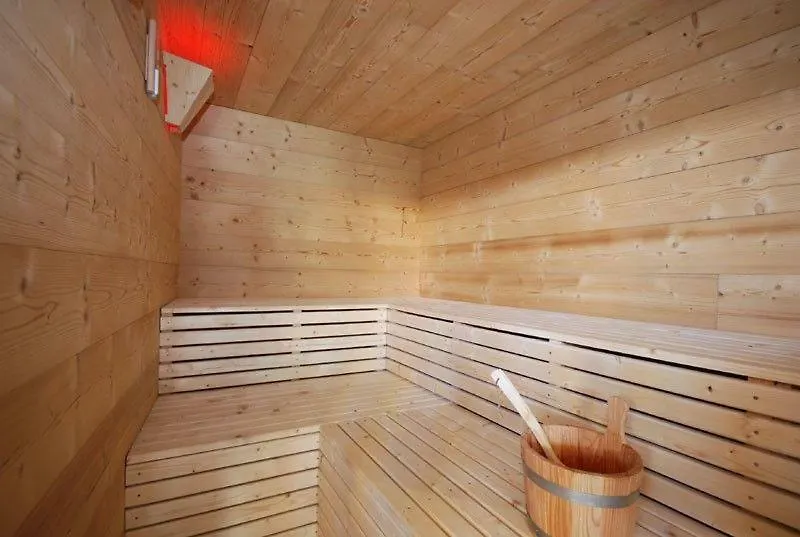 Les Chalets Du Chaberton, Pied De Pistes Et Spa Montgenevre France