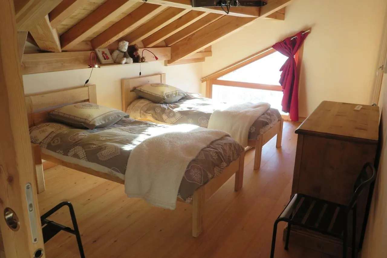 Apartment Les Chalets Du Chaberton, Pied De Pistes Et Spa Montgenevre